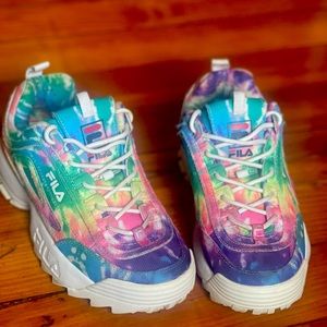 Fila. Size 7.